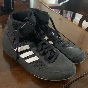 boys size 4 wrestling shoes